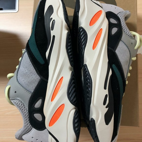 yeezy 700 boost main image 5
